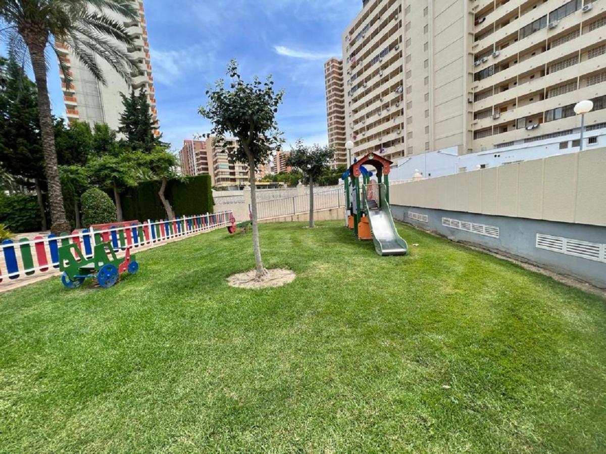 Gemelos 22-3-12 Benidorm Bagian luar foto